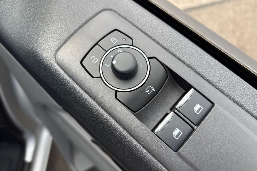 Ford TRANSIT CUSTOM Photo autoimg-c69f31e7a210321ef0c0ffeec99affc340a507d6.jpg