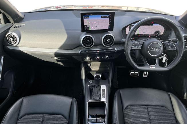 AUDI Q2 Photo 10