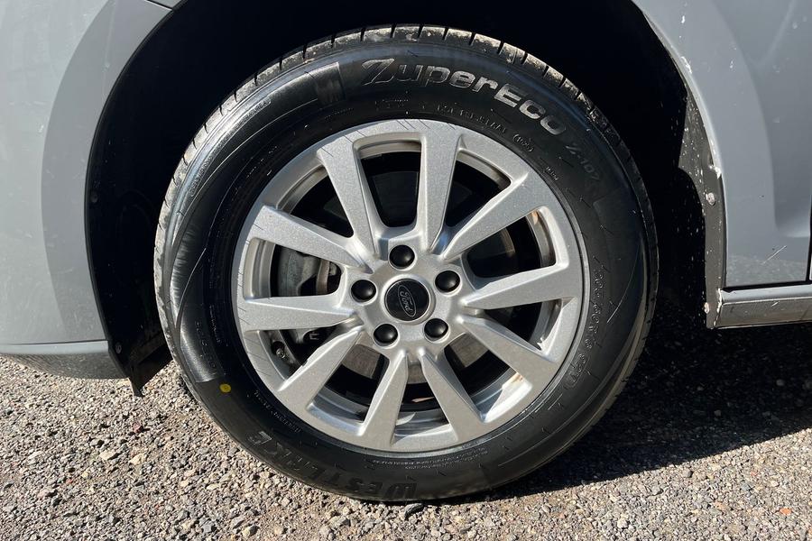 Ford TOURNEO CONNECT Photo autoimg-c6ad383cdb9b11ecfb64f78b2b2572d6ca0071b9.jpg