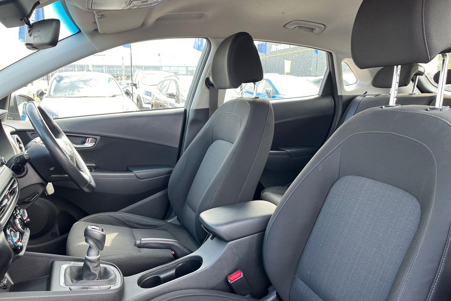 Hyundai KONA Photo 18