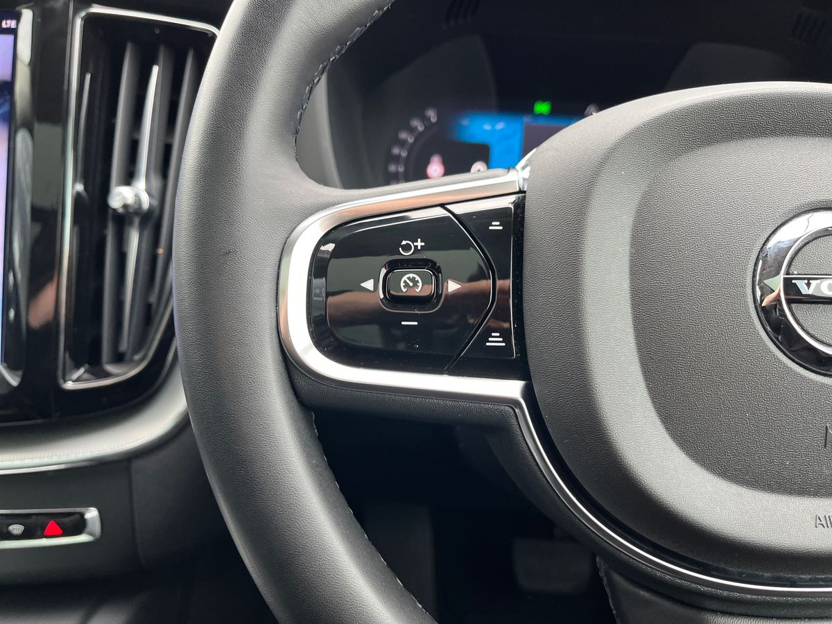 Volvo XC60 Photo 15