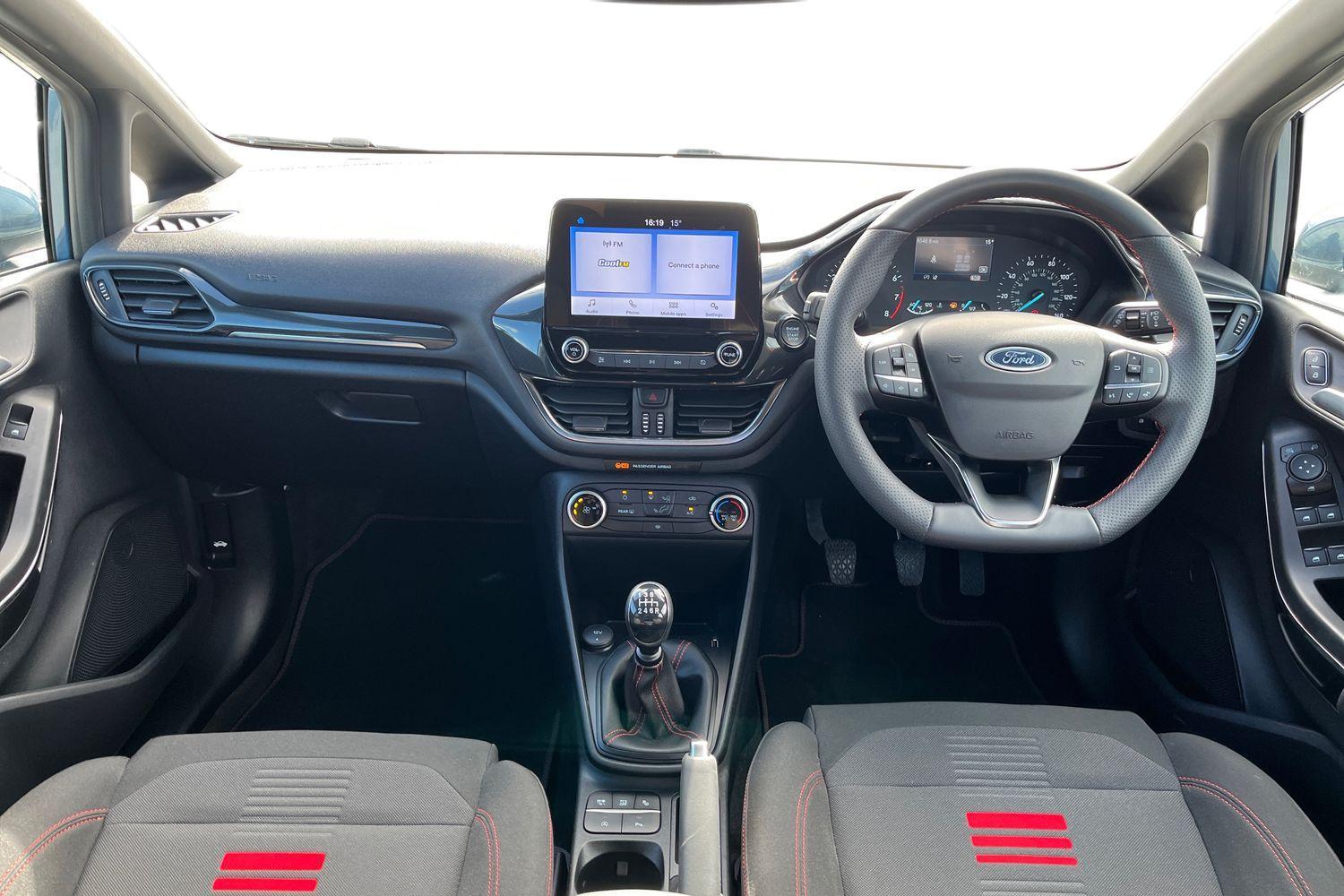 Ford FIESTA Photo 9