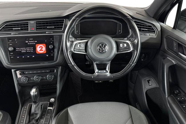 VOLKSWAGEN Tiguan Photo 11