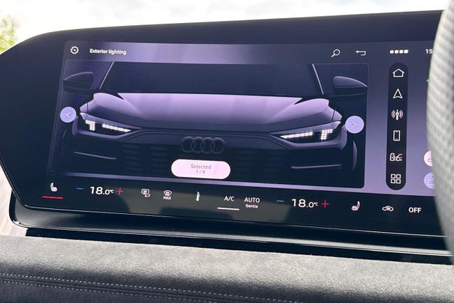 Audi Q6 e-tron Photo 45