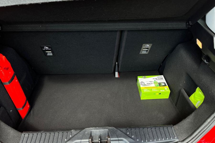 Ford FIESTA Photo autoimg-c6b840387dc45a6f5819f031d1c808eafdc059a7.jpg