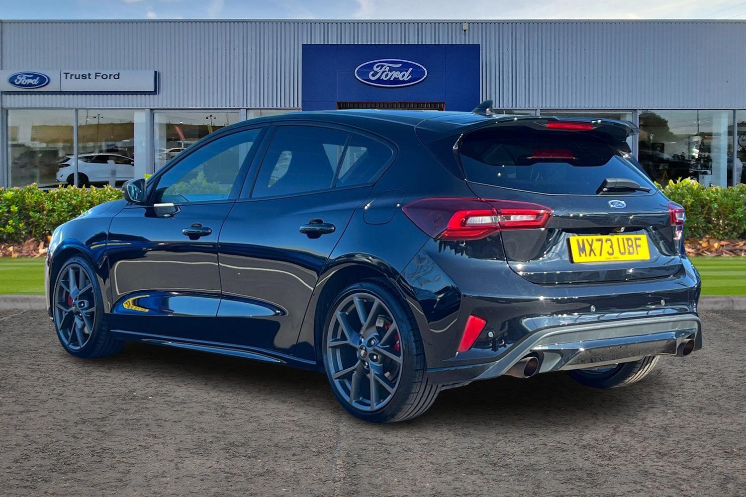 Ford Focus Photo 1