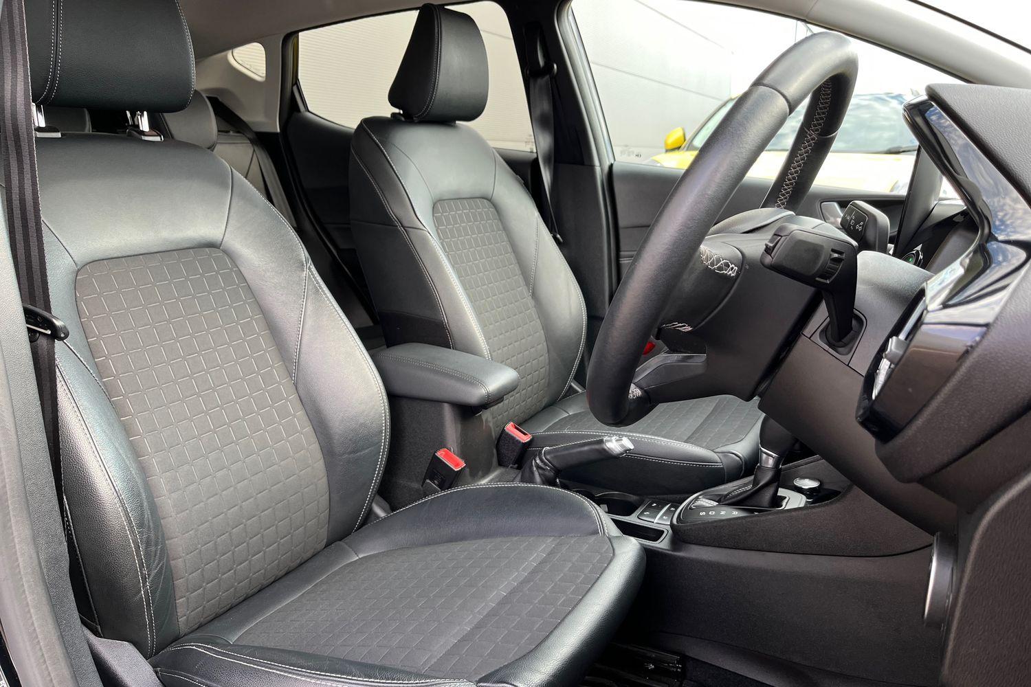 Ford Fiesta Photo 16
