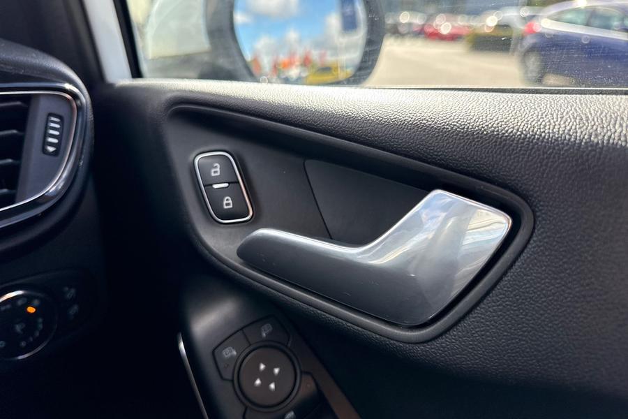 Ford FIESTA Photo autoimg-c6baf004b9821aa4e41e2f64b1c64d94c6a51586.jpg