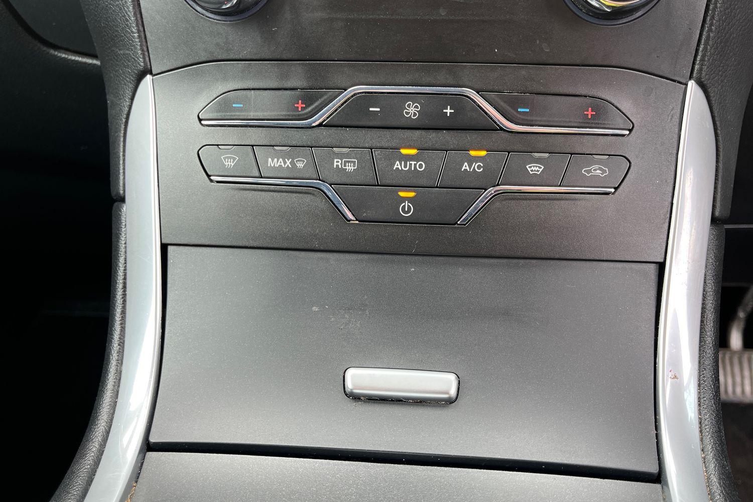 Ford GALAXY Photo 28