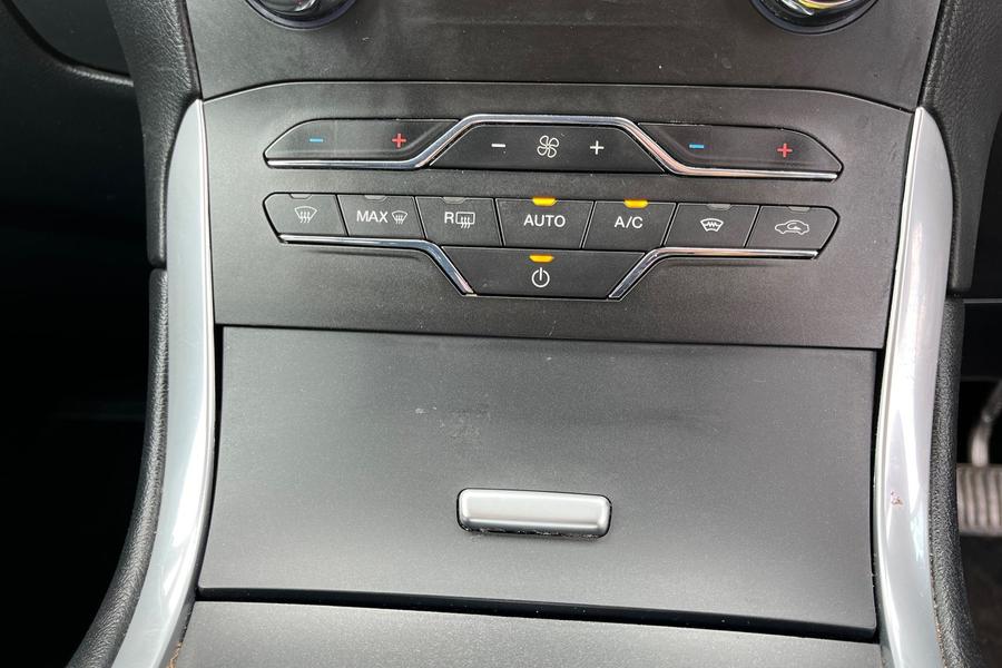 Ford GALAXY Photo autoimg-c6c15b4ec05607d091785e7f49c729a37f18f408.jpg
