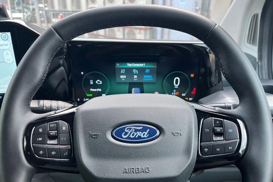 Ford TOURNEO CUSTOM Photo autoimg-c6c53fd6956c69ce52b2a5b36119de56774a3352.jpg