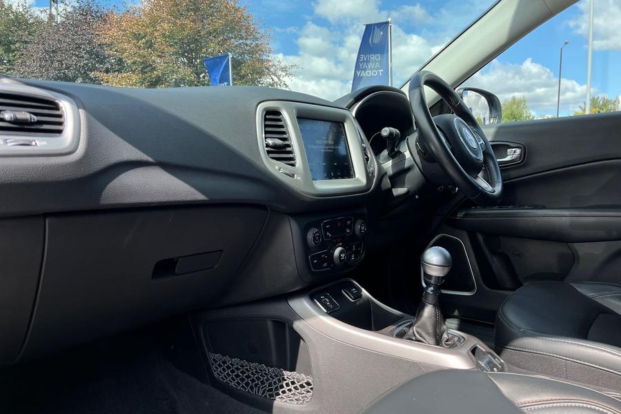 Jeep Compass Photo autoimg-c6c7ee9772c1e73adfb9d3dec189ada6c496d3c8.jpg