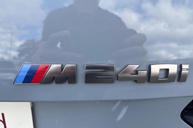 BMW 2 Series Photo 32
