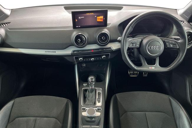 AUDI SQ2 Photo 10