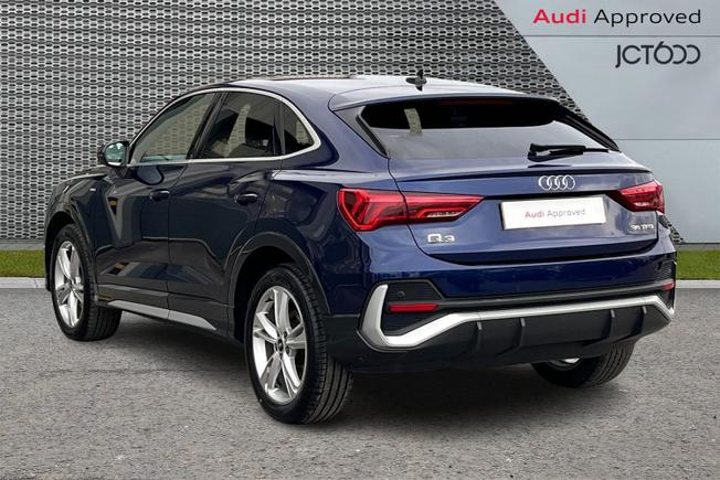 AUDI Q3 Photo 3