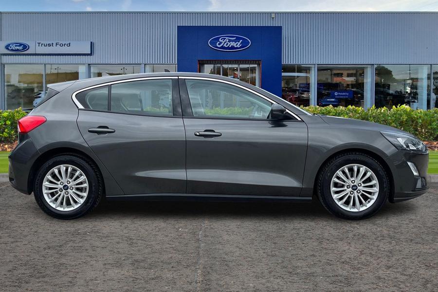 Ford FOCUS Photo autoimg-c6d06cdbc5fa6a107f697f1086ceb63720996055.jpg