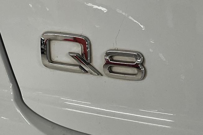 AUDI Q8 Photo 34