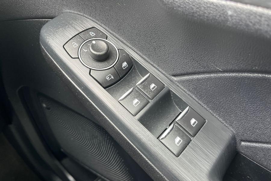 Ford KUGA Photo autoimg-c6d8807a15c9a78c8aa396b956473753253de4ba.jpg