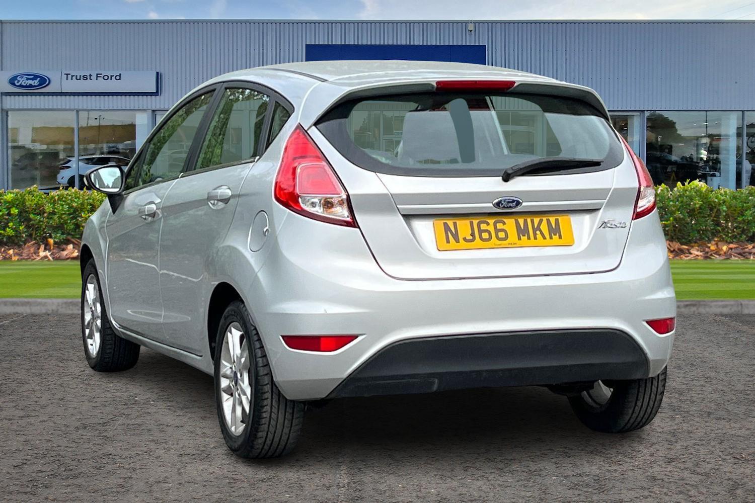 Ford FIESTA Photo 1