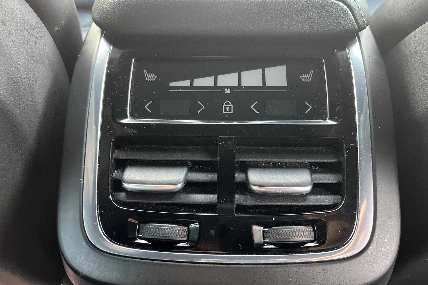 Volvo XC60 Photo 36