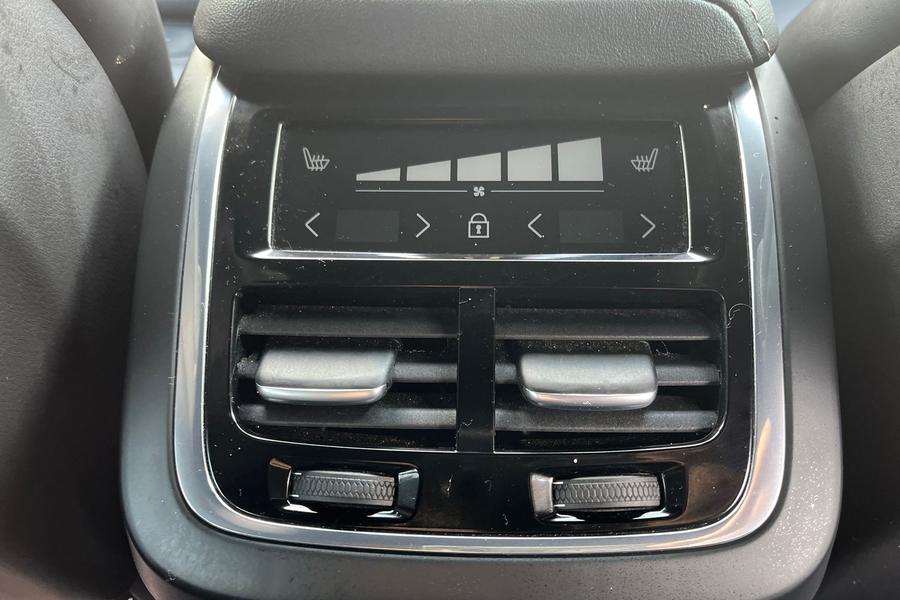 Volvo XC60 Photo autoimg-c6dd6e206e132bb1e7d8809c0e7da433df2f6db8.jpg