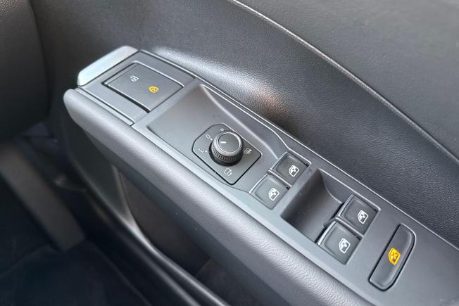 VOLKSWAGEN T-Roc Photo 41