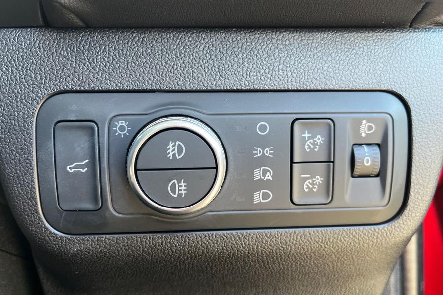 Ford KUGA Photo autoimg-c6e200a6c8eba5a71f2c89cd6a54c96ee37e21cd.jpg