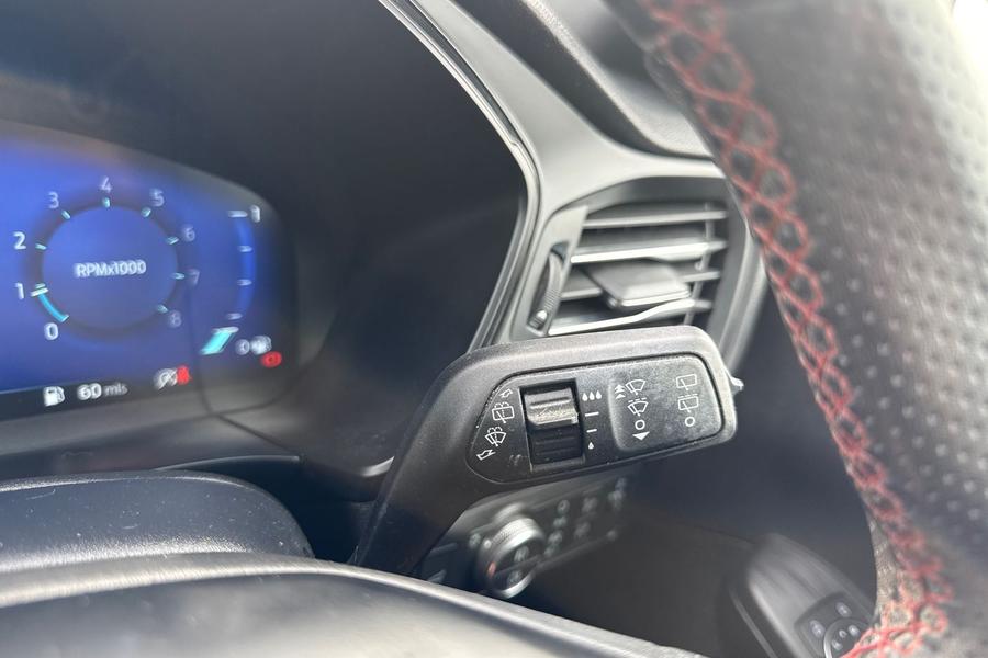 Ford KUGA Photo autoimg-c6e77e199dbf3541e1d85feb4cbbfed9621dc428.jpg
