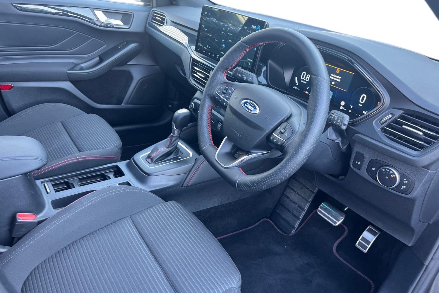 Ford Focus Photo 8