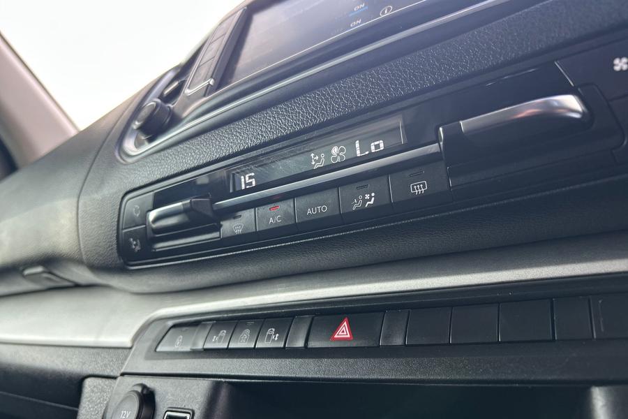Peugeot TRAVELLER Photo autoimg-c6ec51c67074f2f16c728067f087f84afd1c201b.jpg