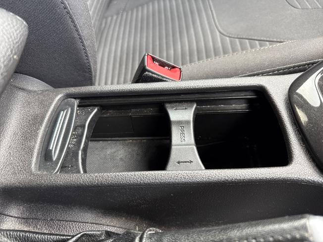 FORD Focus Photo 59