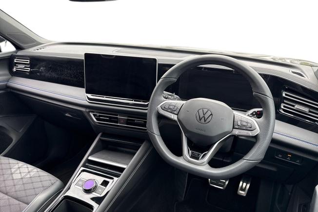 VOLKSWAGEN Tiguan Photo 6