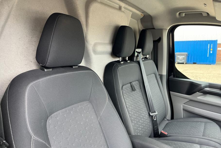 Used Ford TRANSIT CUSTOM LJ24JDP 25
