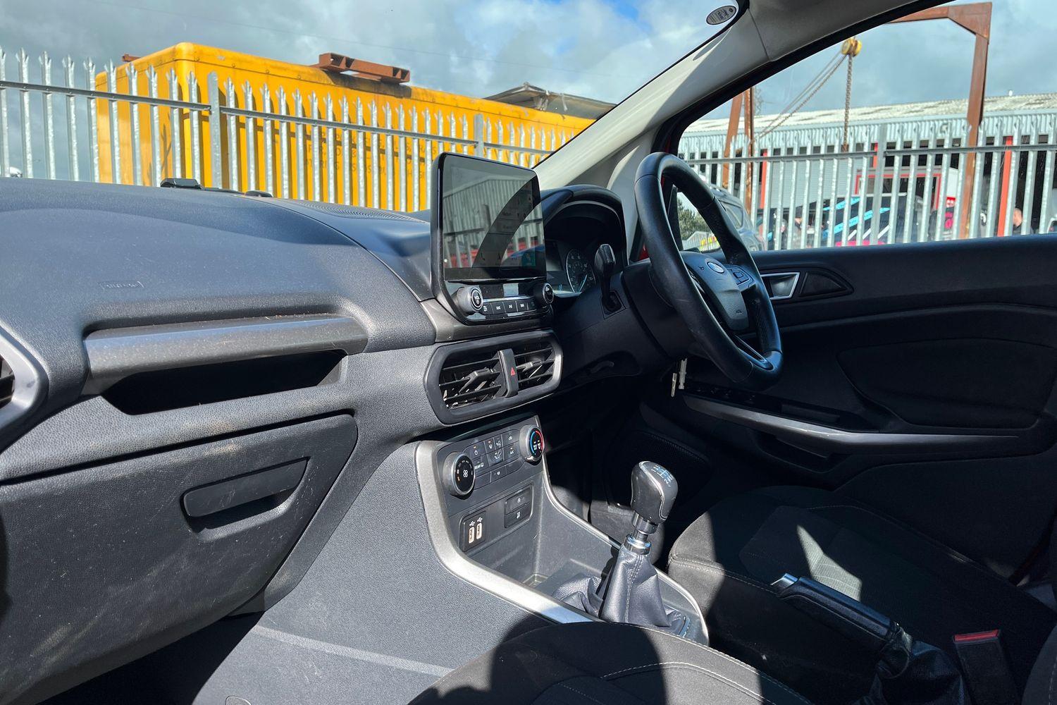 Ford ECOSPORT Photo 17