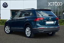 VOLKSWAGEN Tiguan Photo 3