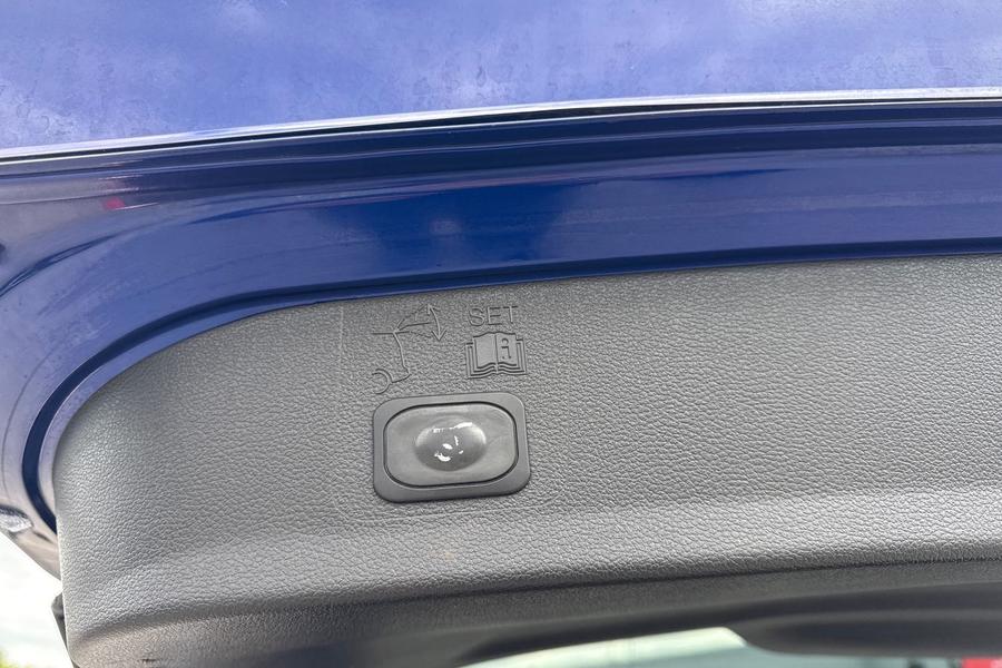 Ford KUGA Photo autoimg-c6f4f2d5462537bd1d7c1f5a25050dc4edc08605.jpg