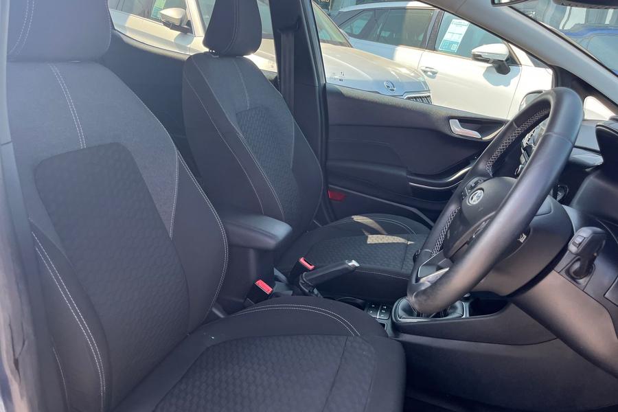 Ford FIESTA Photo autoimg-c6f9bd2bb916fabc26ceef2e502e9bd54869b9a0.jpg