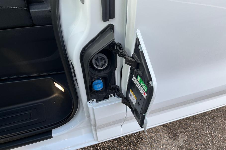 Used Ford TRANSIT CUSTOM LF25RJL 33