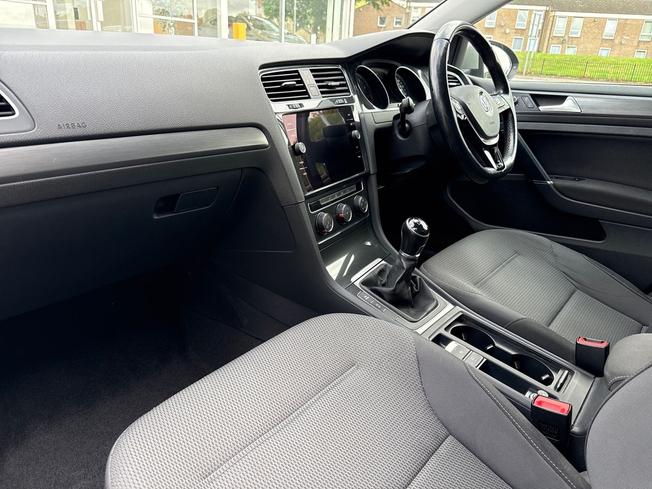VOLKSWAGEN Golf Photo 45