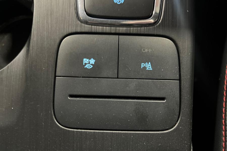Ford Kuga Photo autoimg-c6fcab4fa4b0425b5a76f2d880f10b8b58787ffb.jpg