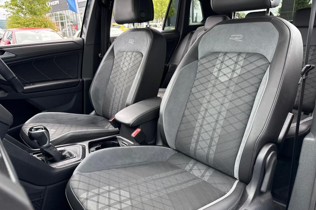 VOLKSWAGEN Tiguan Photo 23