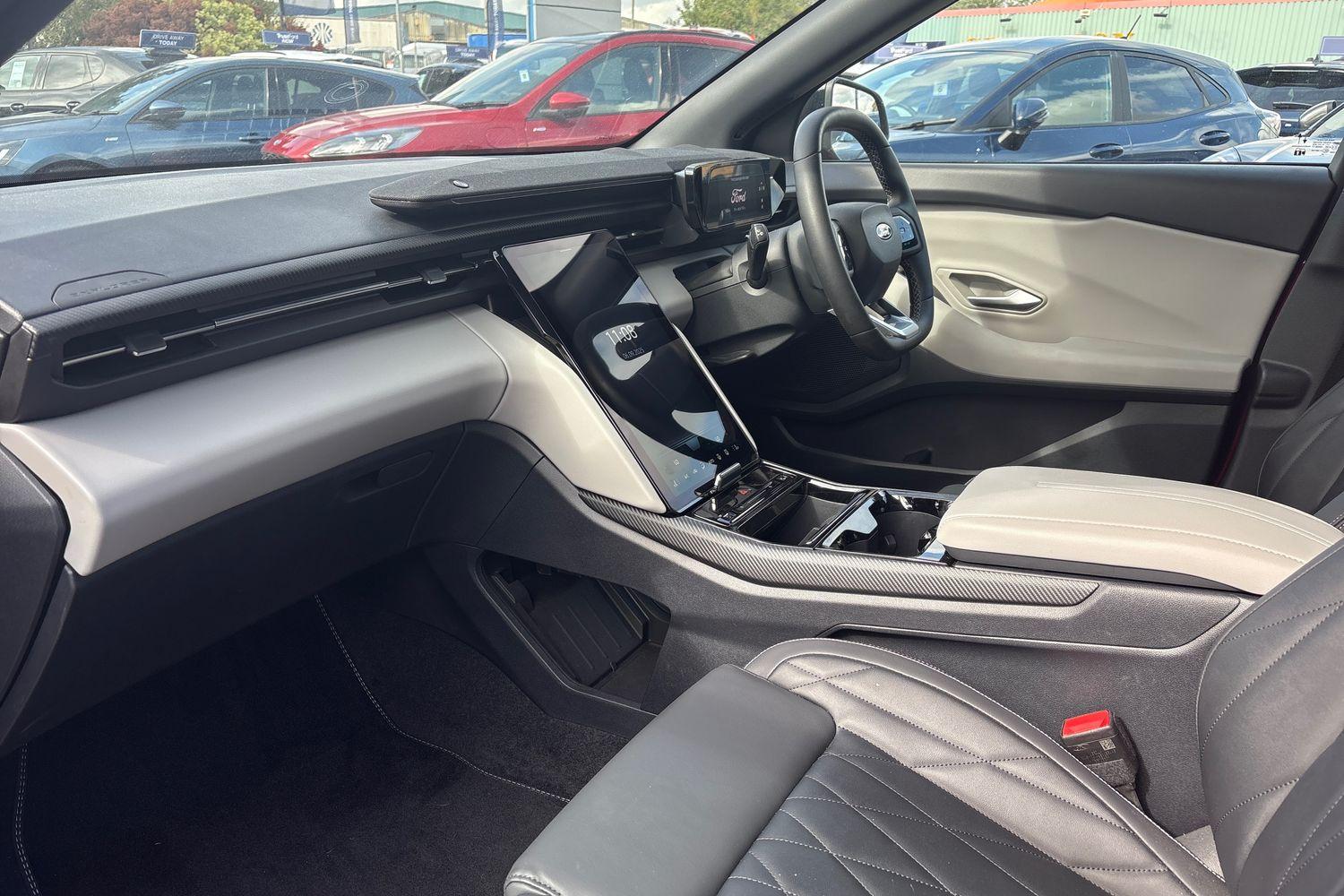 Ford Explorer Photo 17