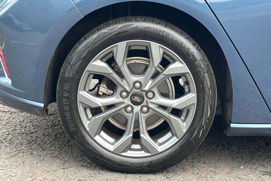 Ford FOCUS Photo autoimg-c70282e0f6dd5eea0a40679fe902def0509989b9.jpg