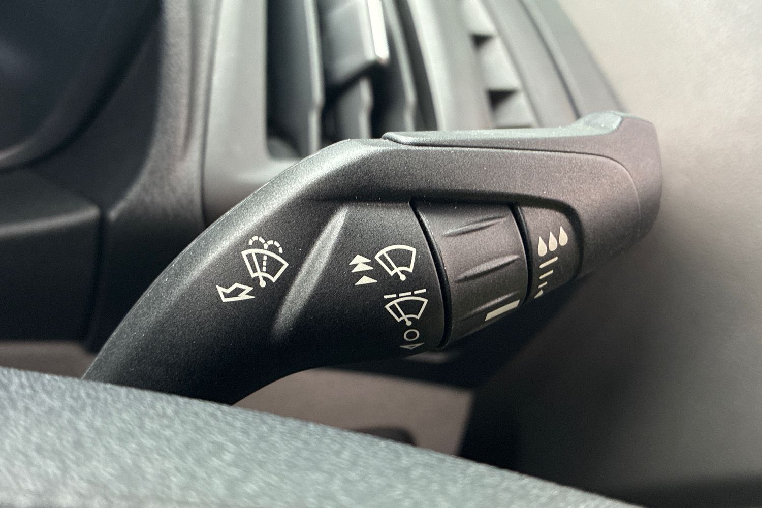 Ford TRANSIT CONNECT Photo 17