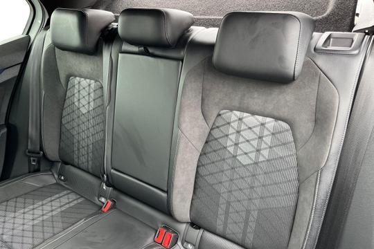 Volkswagen Golf Photo autoimg-c7040cb0843c22b93636420e7ab96832fac108e9.jpg