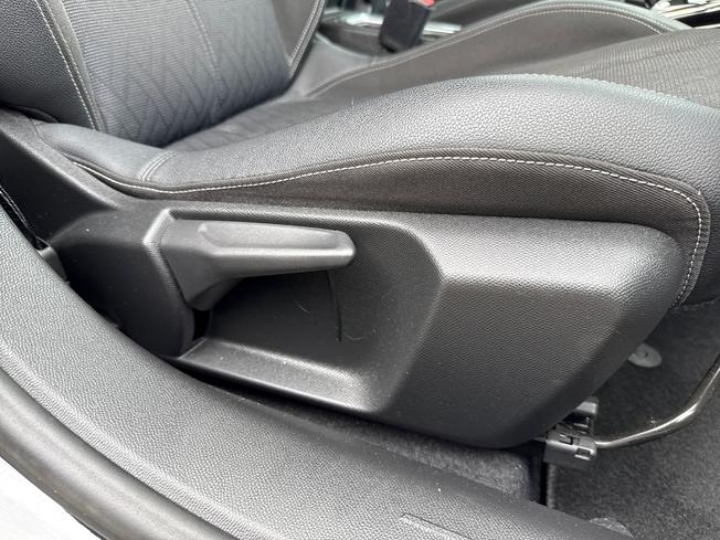 VAUXHALL Corsa Photo 37