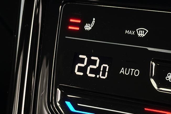 VOLKSWAGEN T-Roc Photo 25