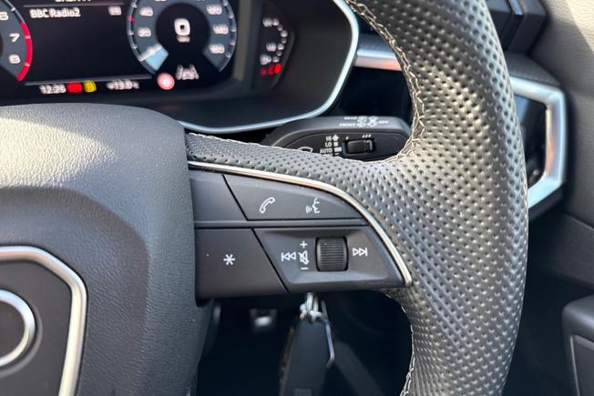 AUDI Q3 Photo 18