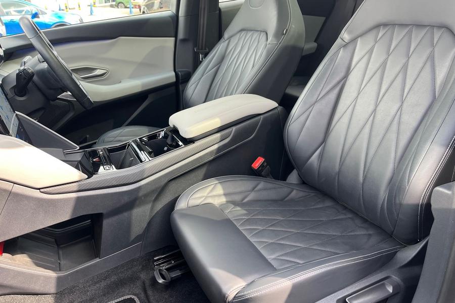 Ford Explorer Photo autoimg-c70bdf583453e2651b58ae7e12376e6aaf97a643.jpg