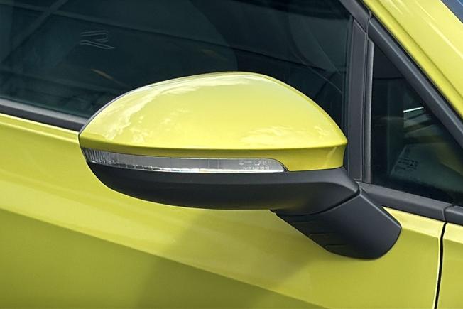 VOLKSWAGEN Golf Photo 20